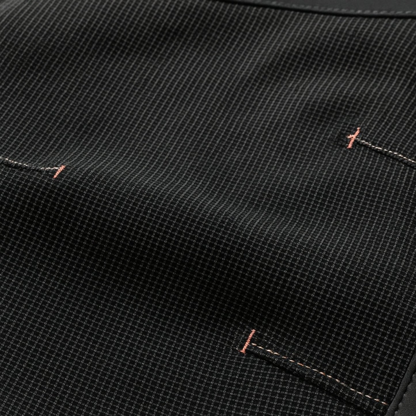Pantalón repelente